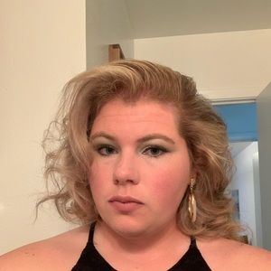 Meet your Posher, Madeline